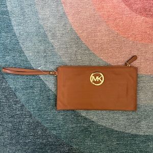 NWOT Michael Kors Large Leather Wristlet